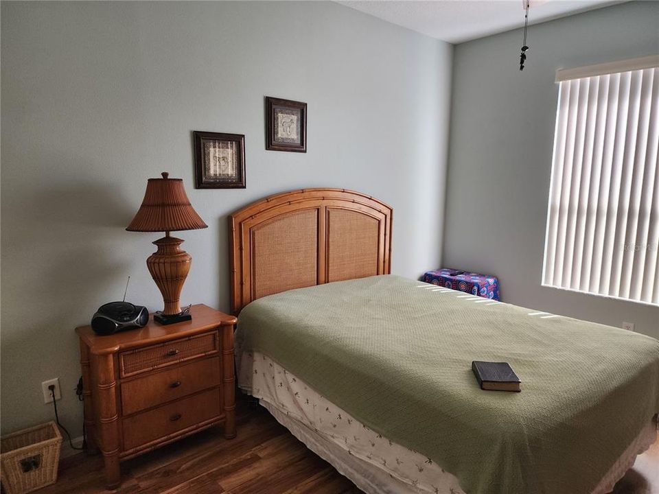 Activo con contrato: $255,000 (3 camas, 2 baños, 1742 Pies cuadrados)