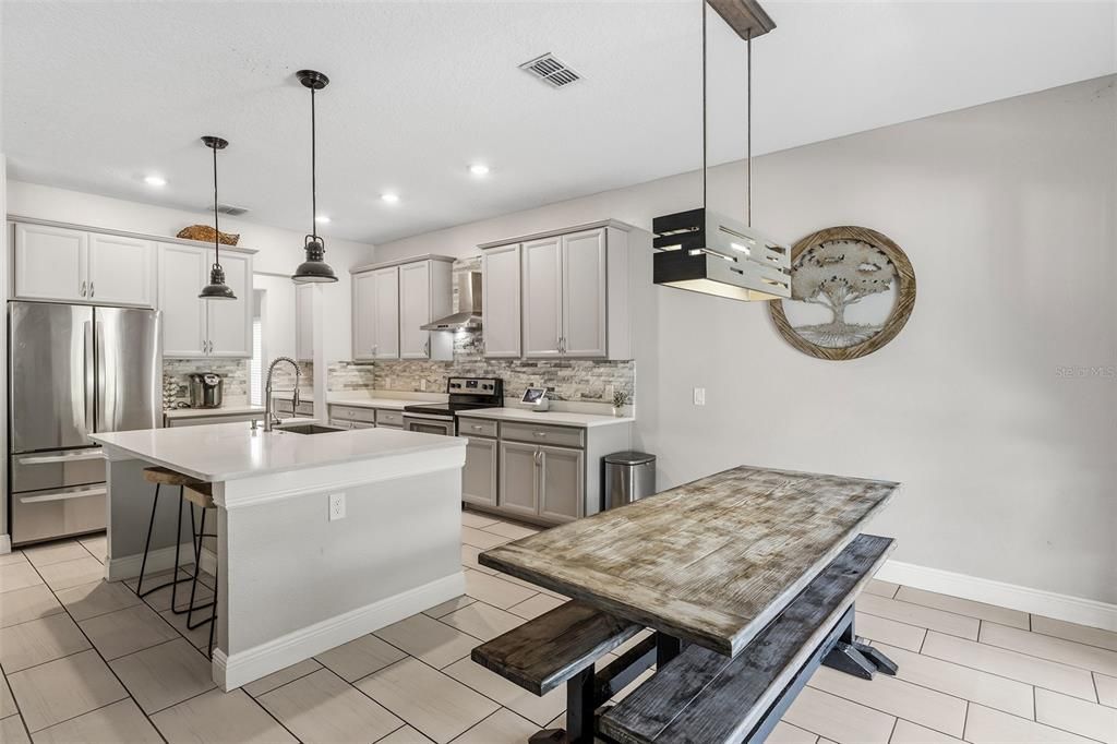 For Sale: $539,000 (5 beds, 2 baths, 3467 Square Feet)