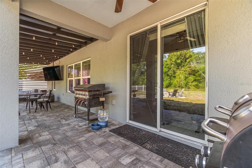For Sale: $539,000 (5 beds, 2 baths, 3467 Square Feet)