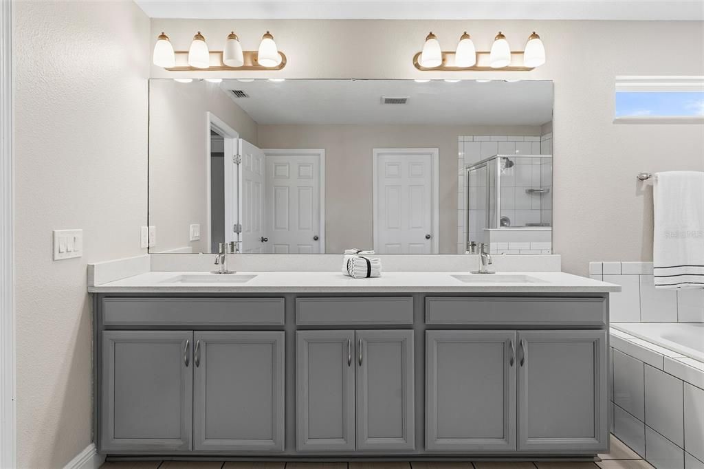 For Sale: $539,000 (5 beds, 2 baths, 3467 Square Feet)