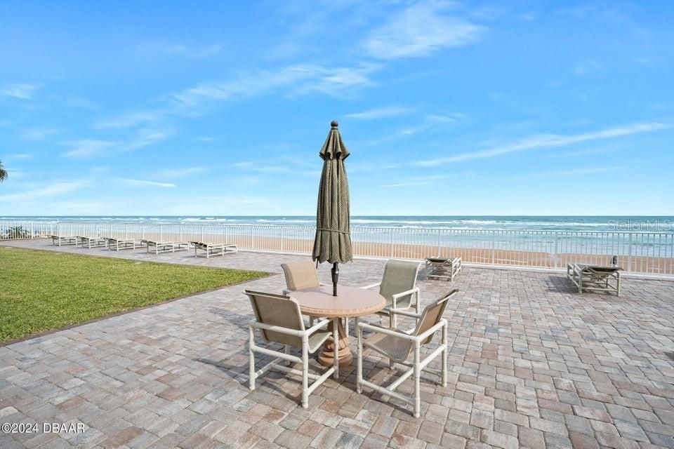 For Sale: $429,000 (2 beds, 2 baths, 1178 Square Feet)