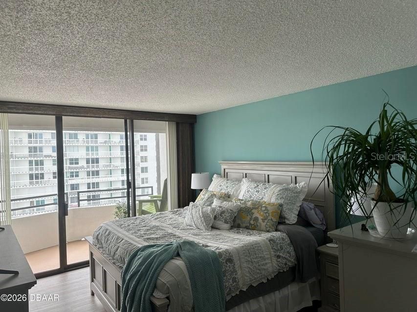 For Sale: $429,000 (2 beds, 2 baths, 1178 Square Feet)
