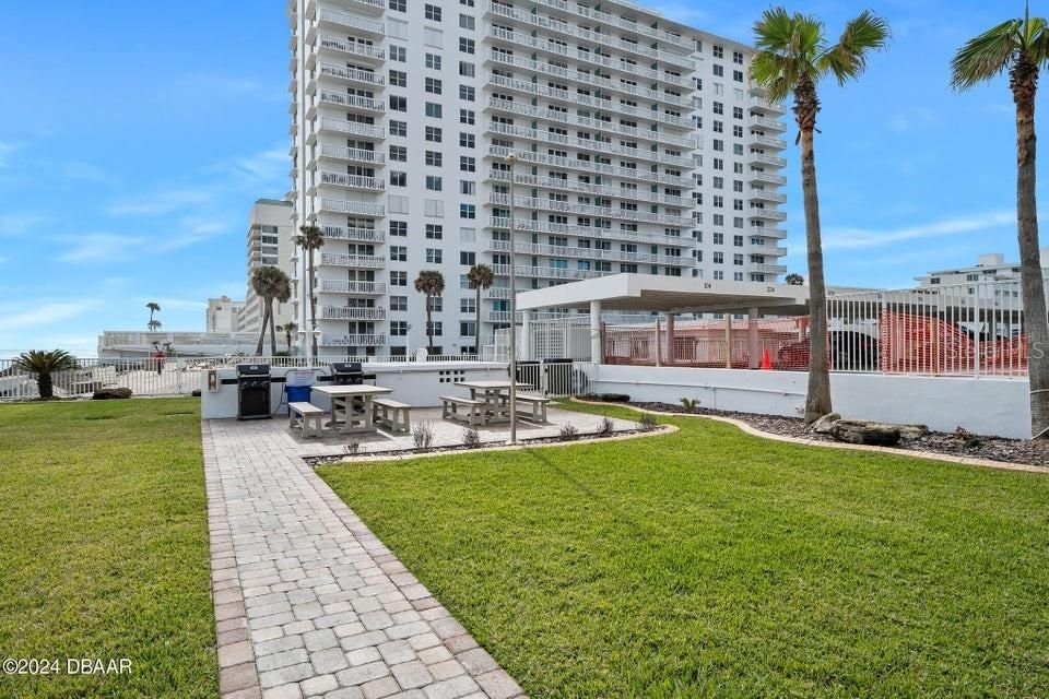 For Sale: $429,000 (2 beds, 2 baths, 1178 Square Feet)
