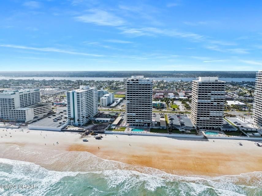For Sale: $429,000 (2 beds, 2 baths, 1178 Square Feet)