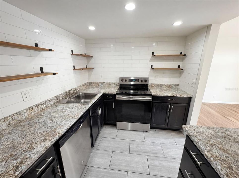 En Venta: $187,000 (3 camas, 2 baños, 1187 Pies cuadrados)