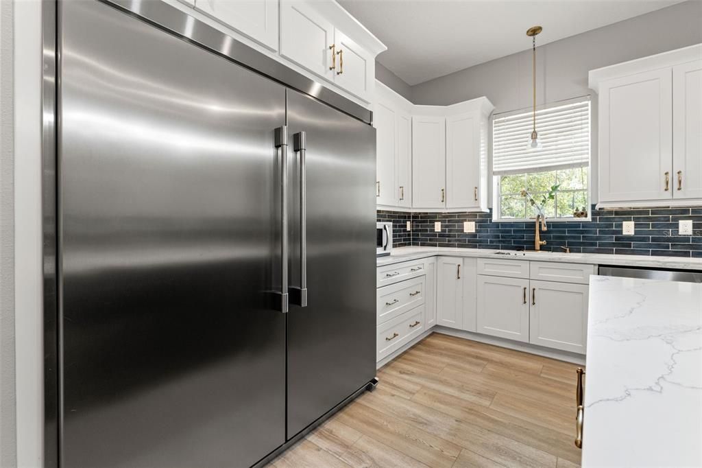Activo con contrato: $775,000 (5 camas, 4 baños, 3482 Pies cuadrados)