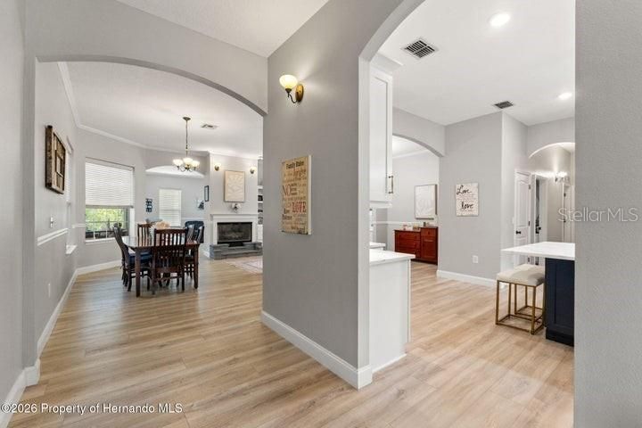 Activo con contrato: $775,000 (5 camas, 4 baños, 3482 Pies cuadrados)