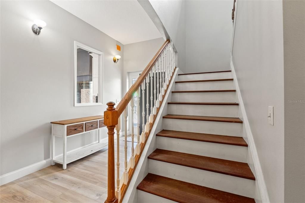 Activo con contrato: $775,000 (5 camas, 4 baños, 3482 Pies cuadrados)