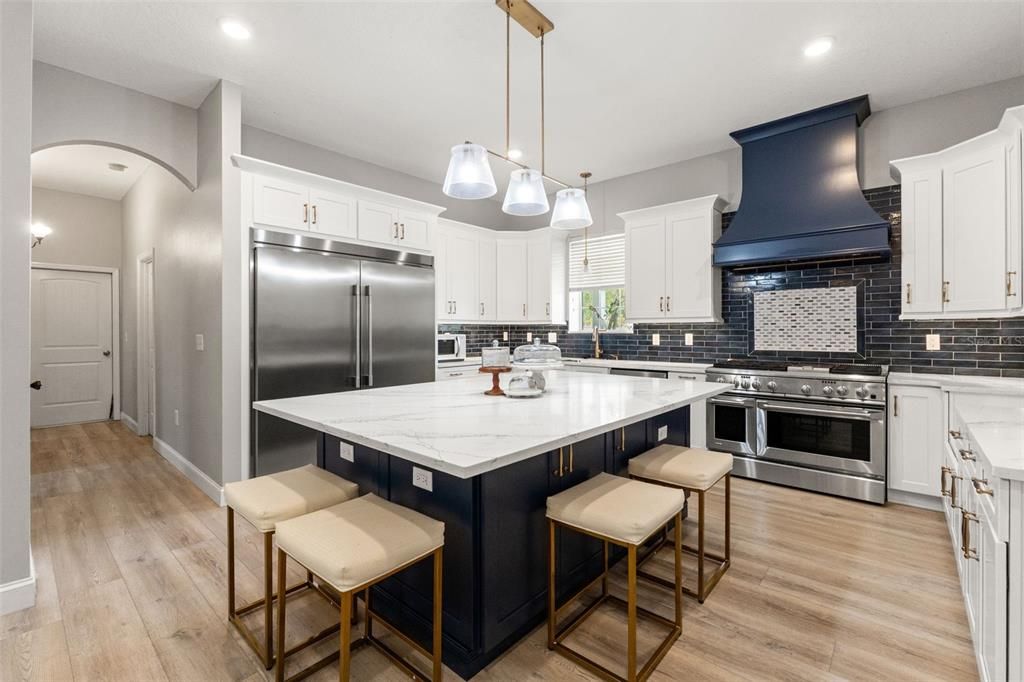 Activo con contrato: $775,000 (5 camas, 4 baños, 3482 Pies cuadrados)