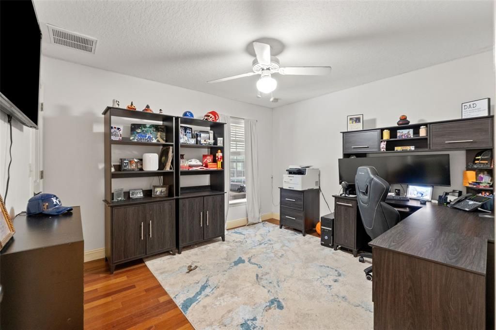 Activo con contrato: $775,000 (5 camas, 4 baños, 3482 Pies cuadrados)