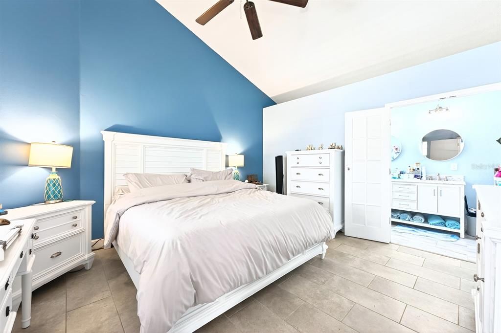 For Sale: $470,000 (3 beds, 2 baths, 1991 Square Feet)