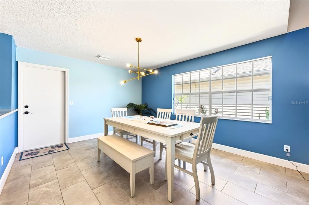 For Sale: $470,000 (3 beds, 2 baths, 1991 Square Feet)