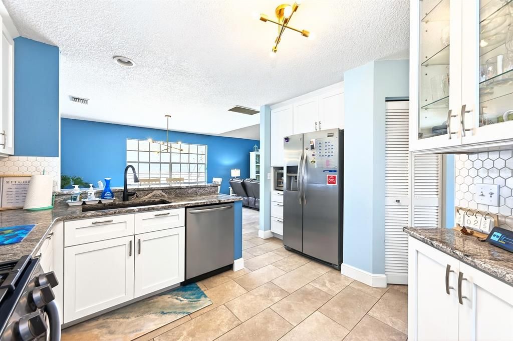 For Sale: $470,000 (3 beds, 2 baths, 1991 Square Feet)