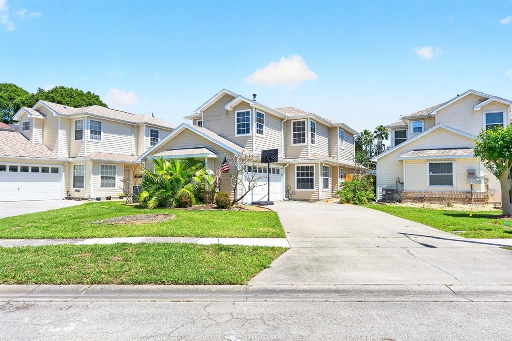 For Sale: $470,000 (3 beds, 2 baths, 1991 Square Feet)