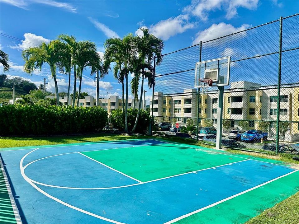 Active With Contract: $230,000 (32 beds, 2 baths, 0 Square Feet)