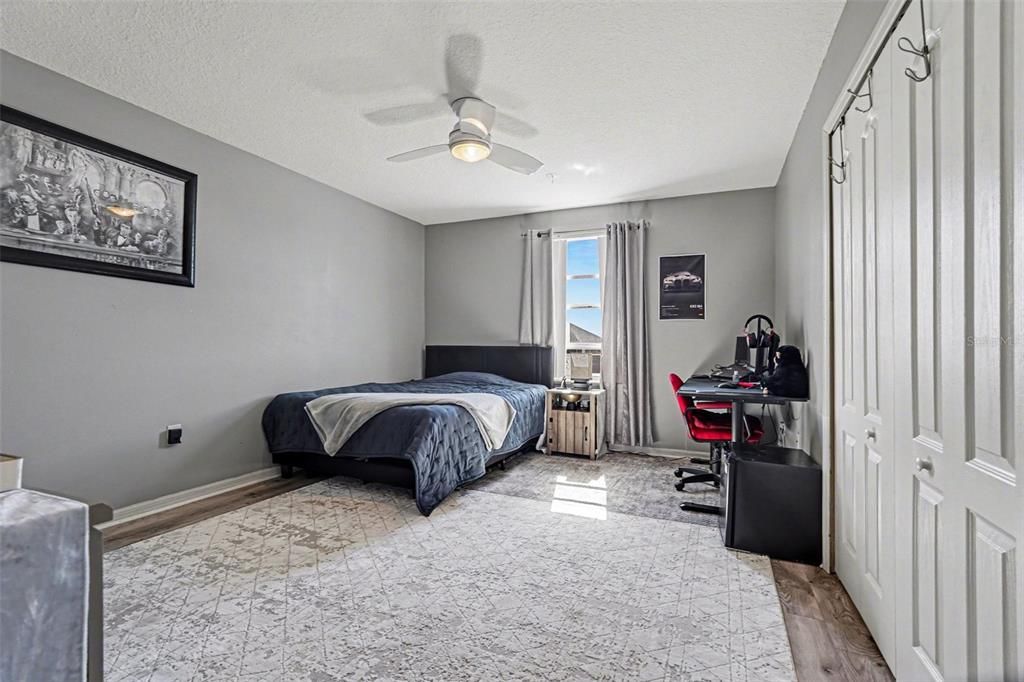 For Sale: $499,000 (5 beds, 3 baths, 2986 Square Feet)