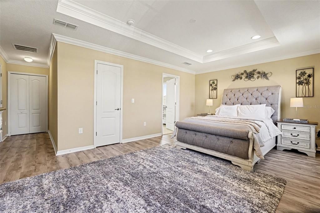 For Sale: $499,000 (5 beds, 3 baths, 2986 Square Feet)