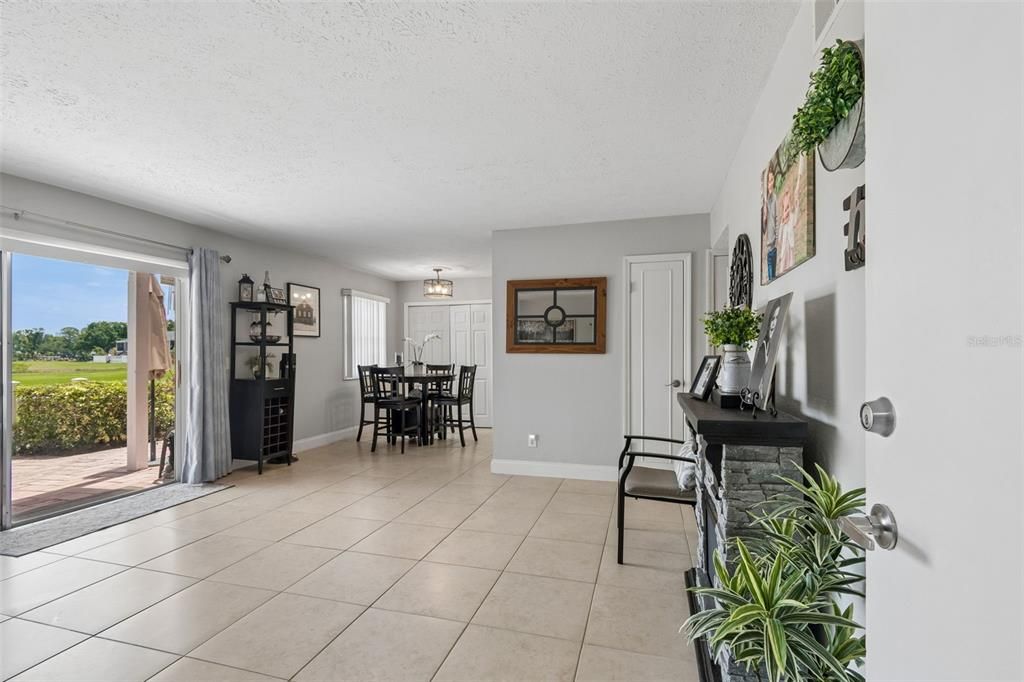 For Sale: $219,900 (2 beds, 1 baths, 1015 Square Feet)