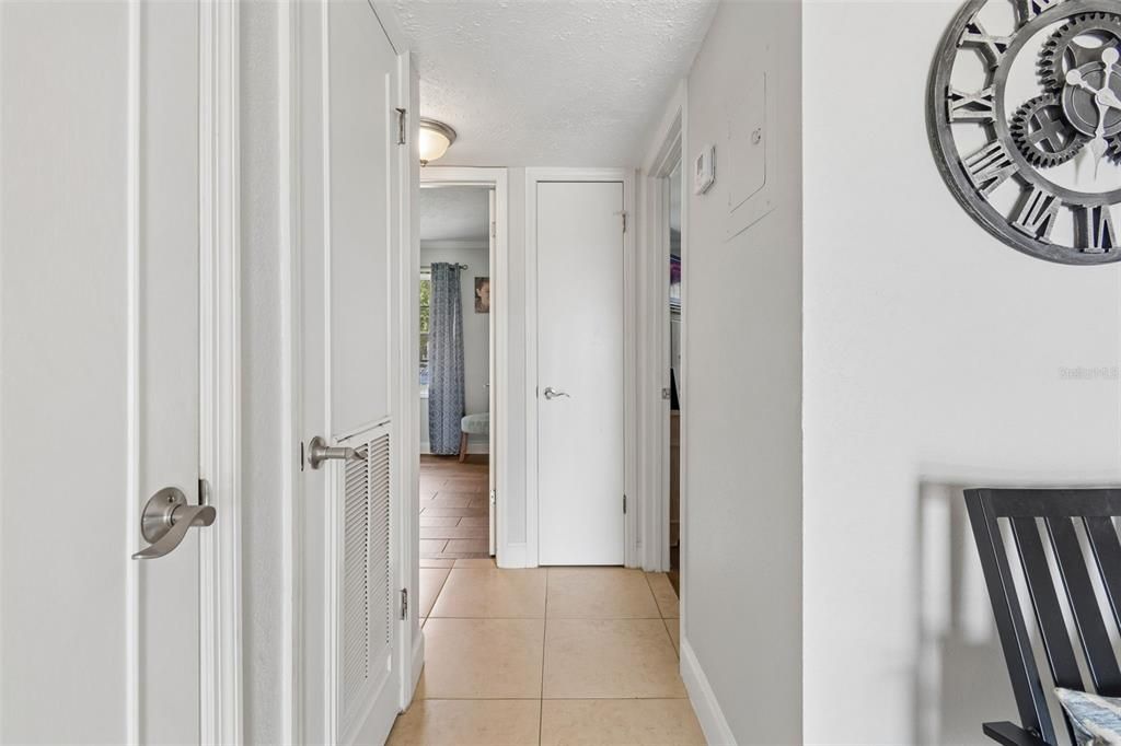 For Sale: $219,900 (2 beds, 1 baths, 1015 Square Feet)