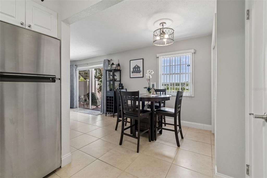 For Sale: $219,900 (2 beds, 1 baths, 1015 Square Feet)