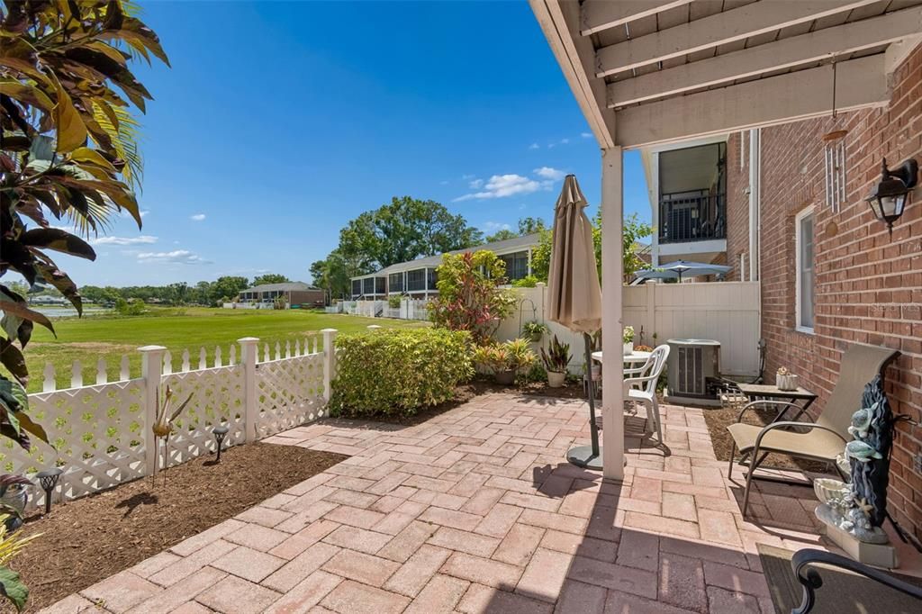 For Sale: $219,900 (2 beds, 1 baths, 1015 Square Feet)