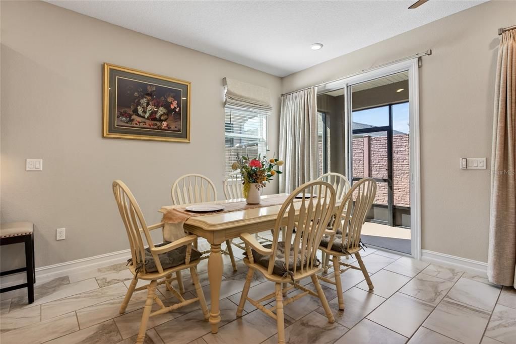En Venta: $229,900 (2 camas, 2 baños, 1318 Pies cuadrados)