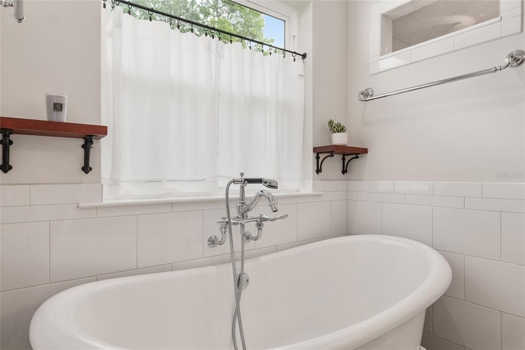 For Sale: $1,199,900 (5 beds, 3 baths, 2590 Square Feet)
