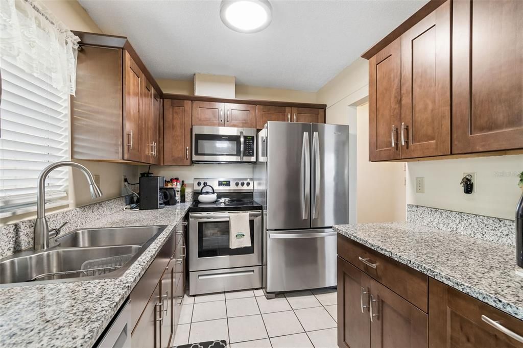 Activo con contrato: $119,900 (2 camas, 2 baños, 984 Pies cuadrados)