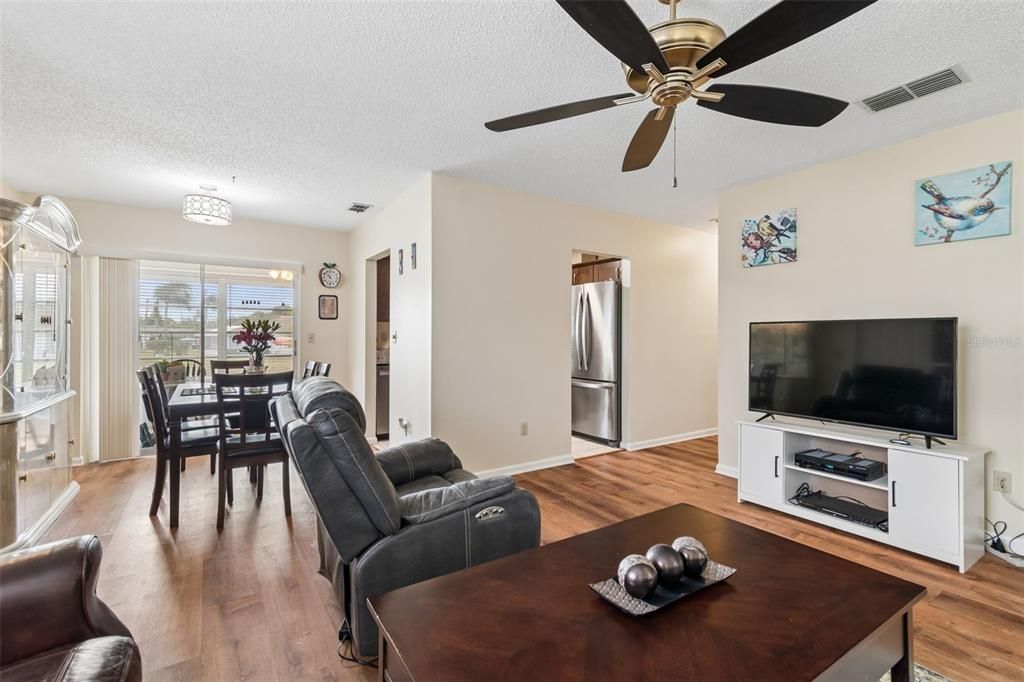Activo con contrato: $119,900 (2 camas, 2 baños, 984 Pies cuadrados)