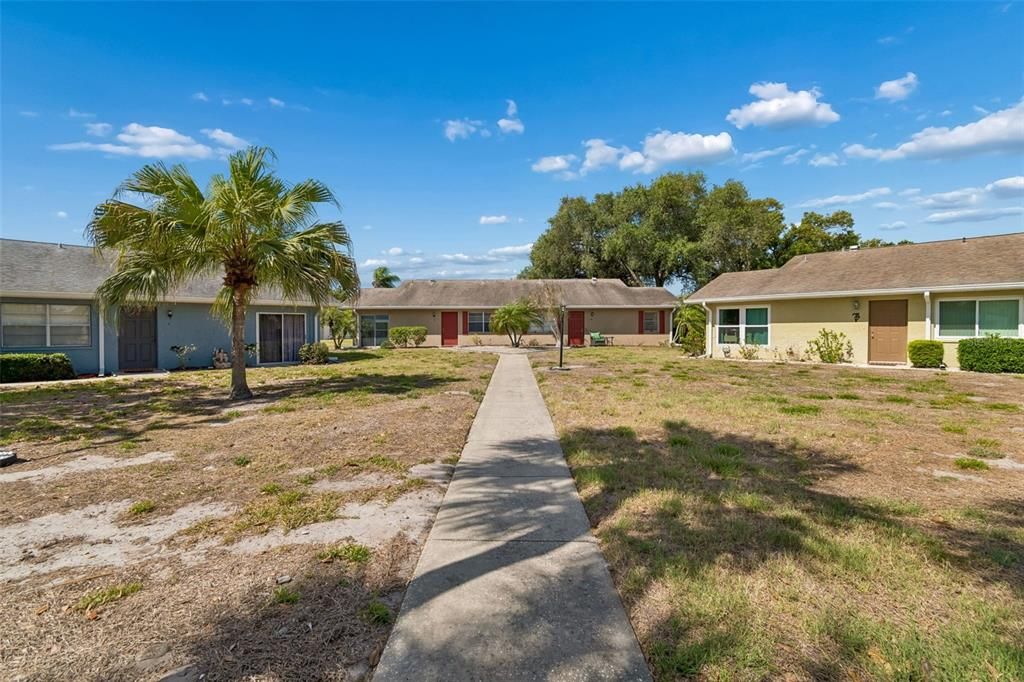 Activo con contrato: $119,900 (2 camas, 2 baños, 984 Pies cuadrados)