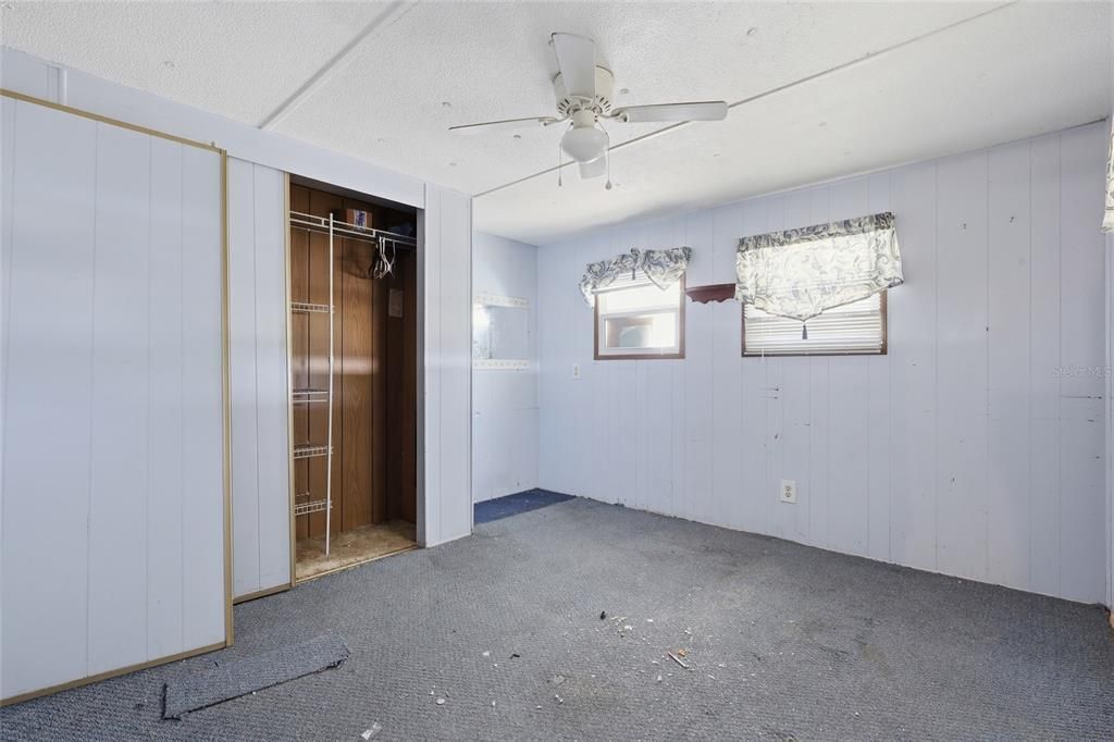 For Sale: $95,000 (2 beds, 1 baths, 672 Square Feet)
