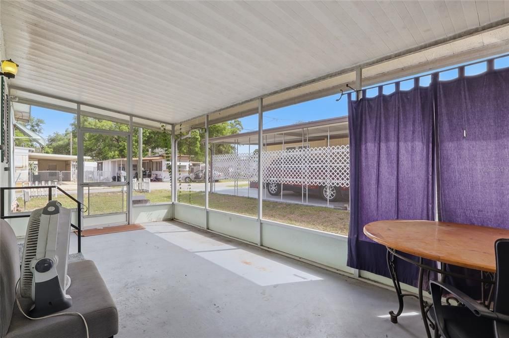For Sale: $95,000 (2 beds, 1 baths, 672 Square Feet)
