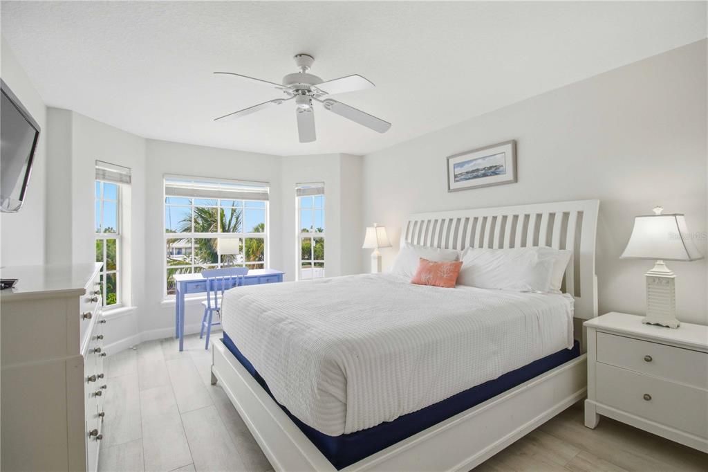 For Sale: $1,500,000 (3 beds, 3 baths, 2020 Square Feet)
