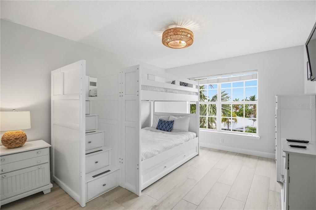 For Sale: $1,500,000 (3 beds, 3 baths, 2020 Square Feet)