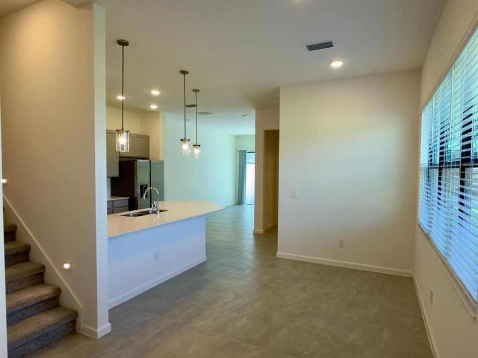 En Venta: $895,000 (5 camas, 5 baños, 2278 Pies cuadrados)