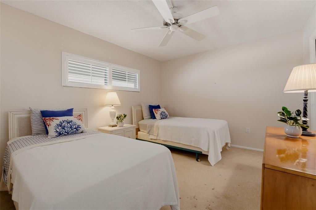 For Sale: $675,000 (2 beds, 2 baths, 1208 Square Feet)