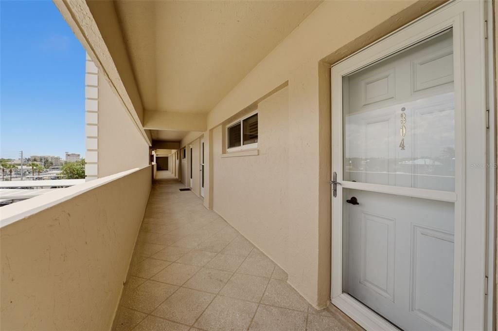 For Sale: $675,000 (2 beds, 2 baths, 1208 Square Feet)