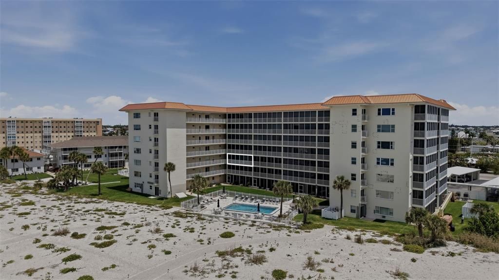 For Sale: $675,000 (2 beds, 2 baths, 1208 Square Feet)