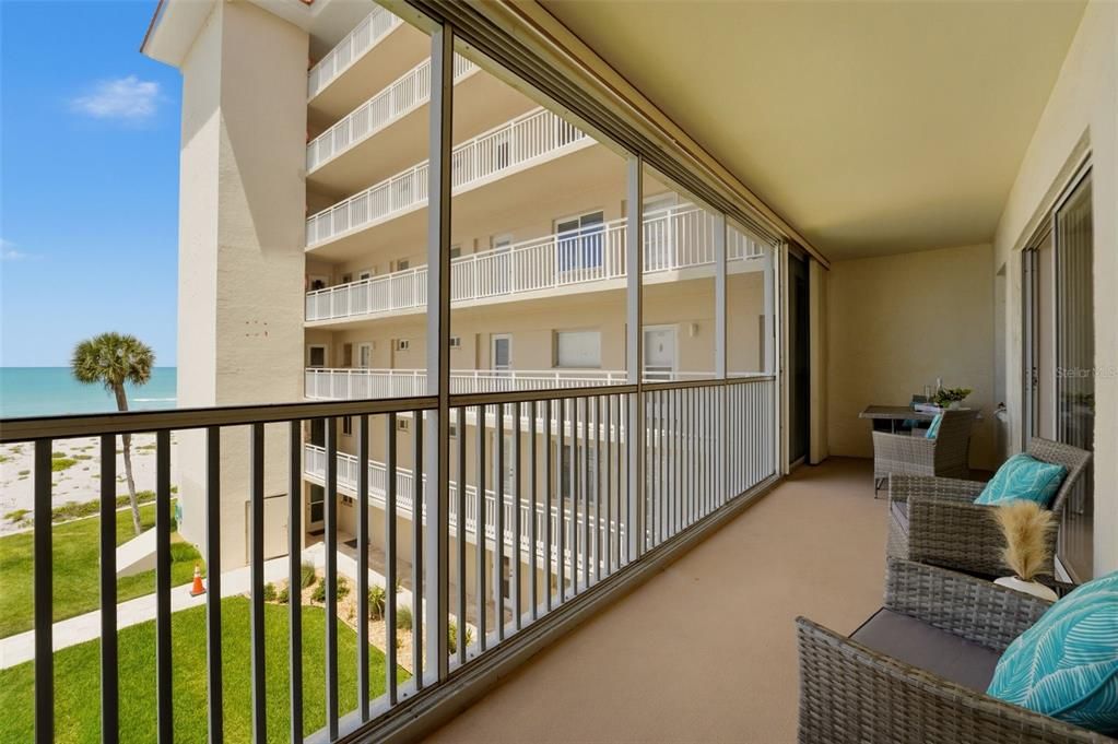 For Sale: $675,000 (2 beds, 2 baths, 1208 Square Feet)
