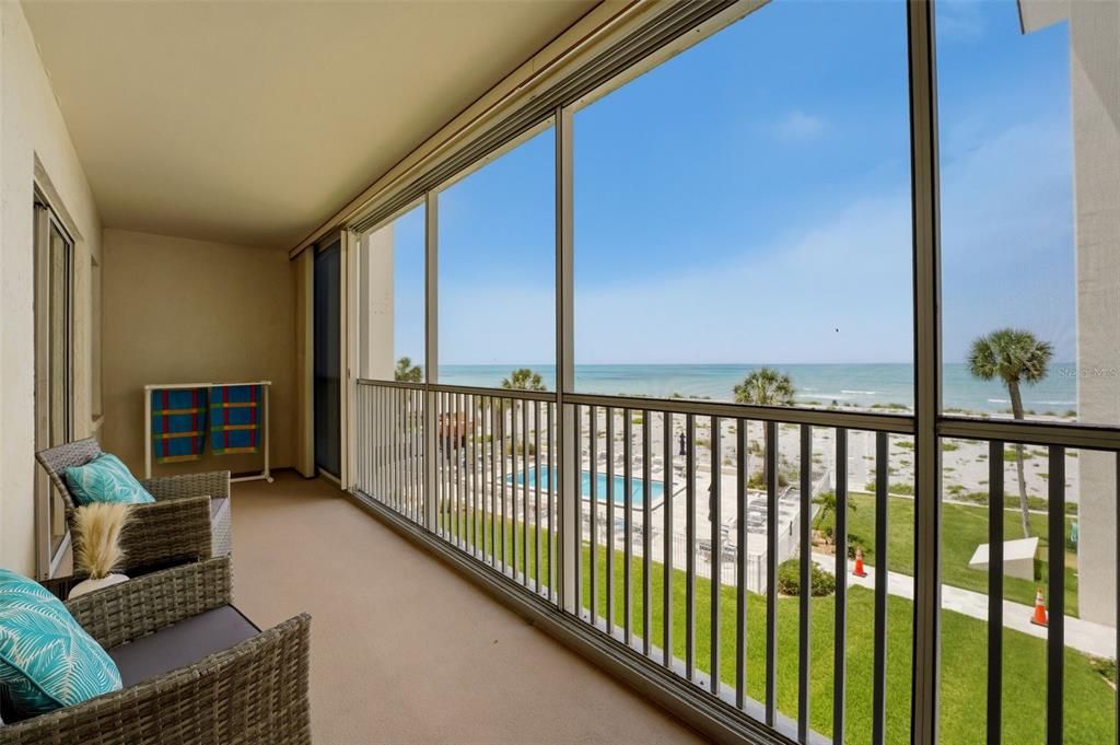For Sale: $675,000 (2 beds, 2 baths, 1208 Square Feet)