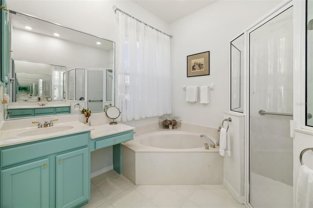 Active With Contract: $569,000 (3 beds, 2 baths, 2142 Square Feet)