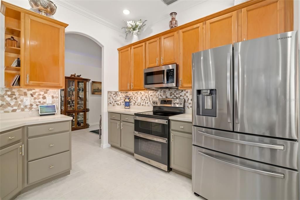 Active With Contract: $569,000 (3 beds, 2 baths, 2142 Square Feet)