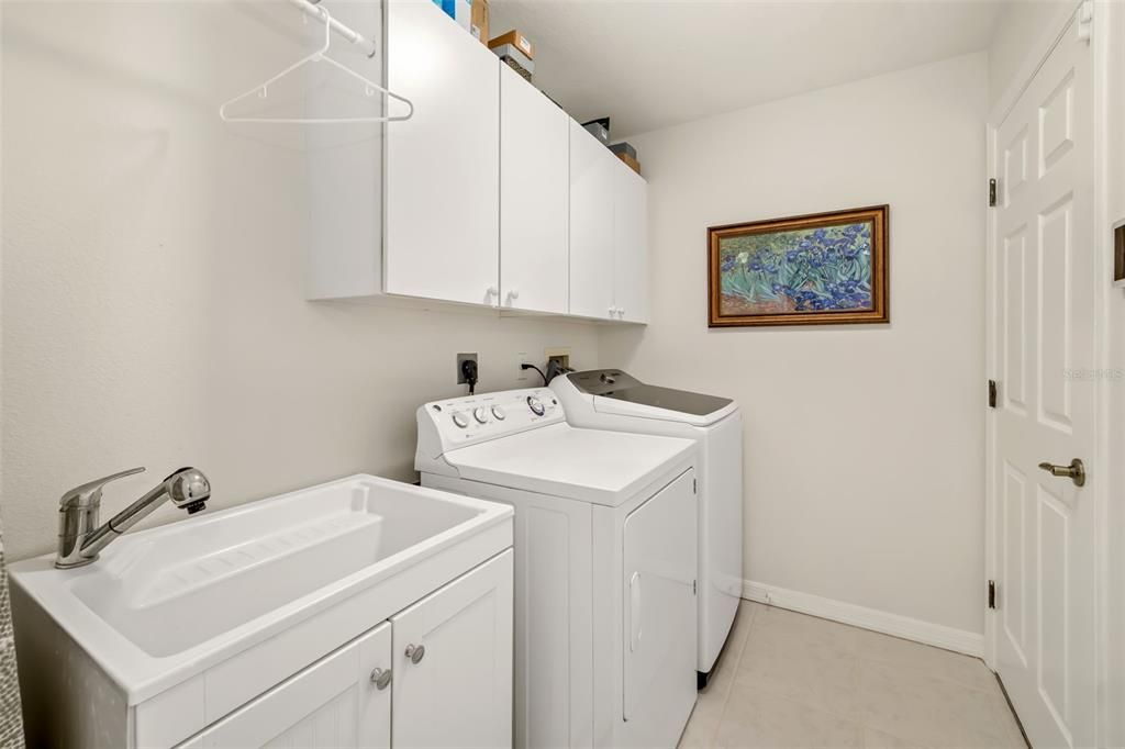 Active With Contract: $569,000 (3 beds, 2 baths, 2142 Square Feet)