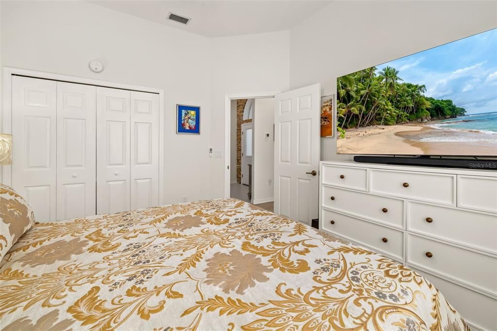 Active With Contract: $569,000 (3 beds, 2 baths, 2142 Square Feet)