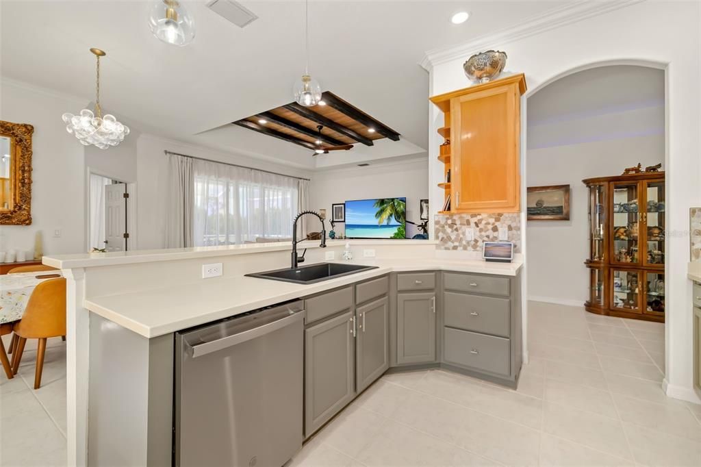 Active With Contract: $569,000 (3 beds, 2 baths, 2142 Square Feet)