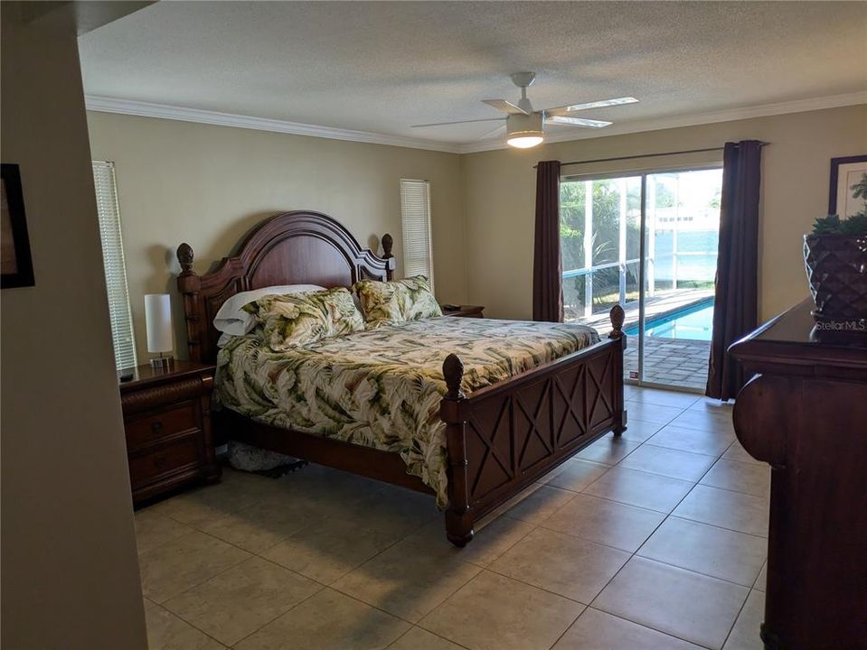 For Sale: $1,625,000 (4 beds, 3 baths, 2582 Square Feet)