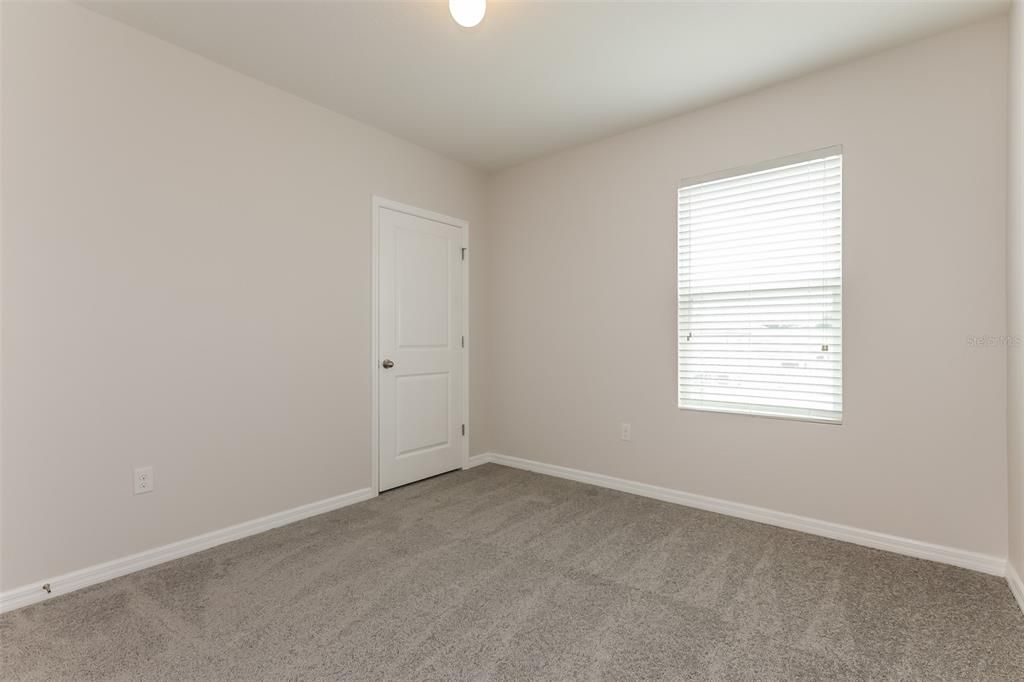 Activo con contrato: $429,900 (5 camas, 3 baños, 2674 Pies cuadrados)