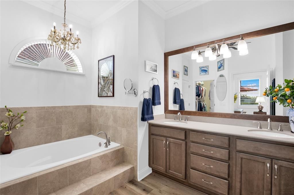 En Venta: $779,000 (3 camas, 2 baños, 1918 Pies cuadrados)