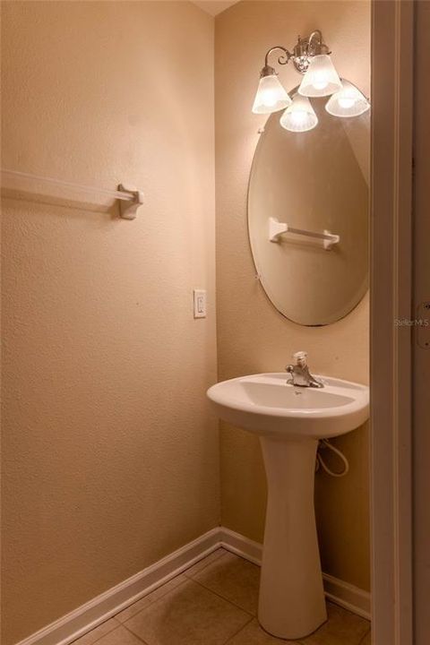 En Venta: $237,000 (3 camas, 2 baños, 1718 Pies cuadrados)
