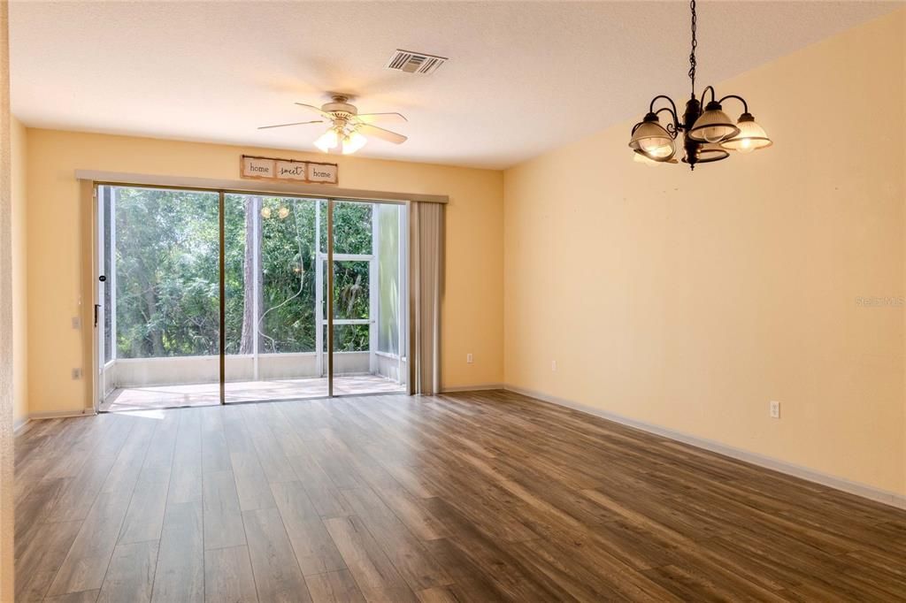 En Venta: $237,000 (3 camas, 2 baños, 1718 Pies cuadrados)